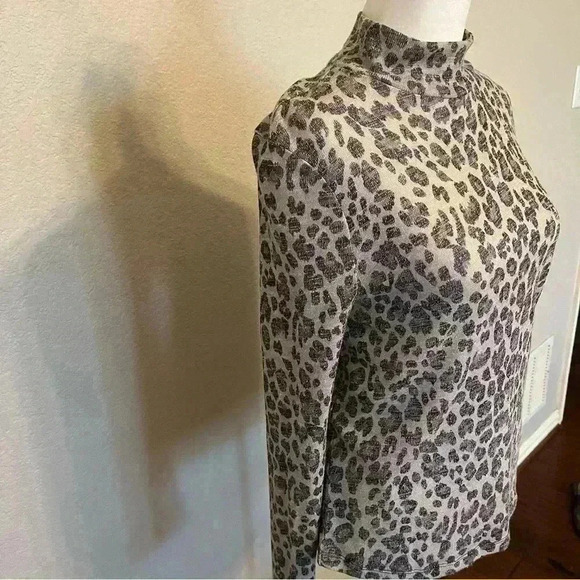 Topshop Nordstrom Animal Print Long Sleeve Mock Turtleneck Size 6 - Picture 3 of 10